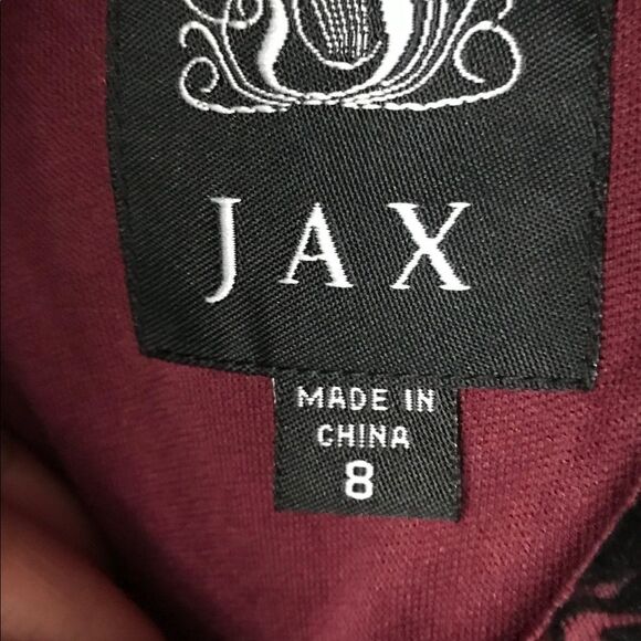 Beautiful lace detail dress - Picture 6 of 6